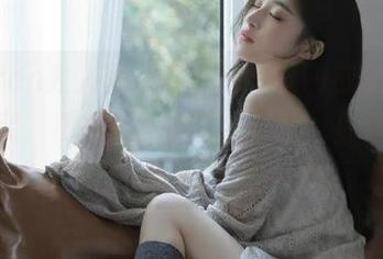 Xiuren秀人网 – 夏诗诗Sally的美图更新来袭，棉袜柔软中透着俏皮，你准备好了吗？