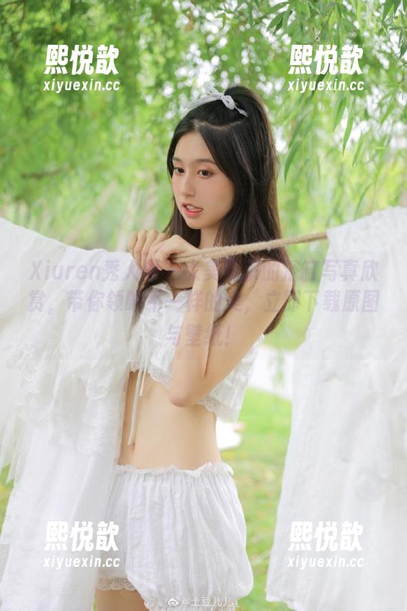 Xiuren秀人网 - 大美媚京的浴缸写真欣赏，带你领略不一样的美，立即下载原图与壁纸！