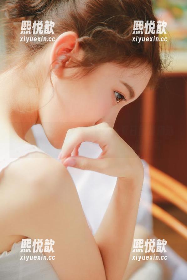 Xiuren秀人网 - 奈奈Fox夏日图集精选：清凉一夏，尽显独特魅力的瞬间