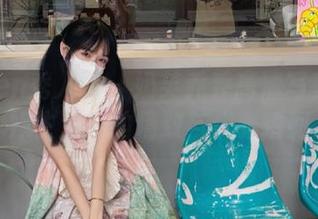 Xiuren秀人网 – 奶芙乔乔高清写真：厨娘生活中的精致与优雅瞬间