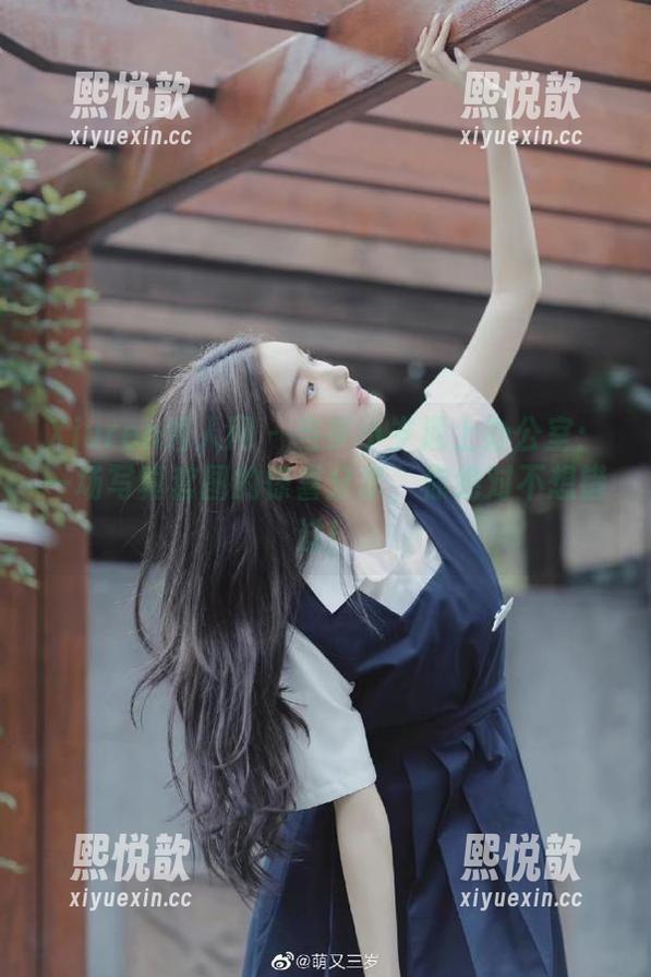 Xiuren秀人网 - 当岁小岁遇上办公室：一场写真套图的惊喜分享，你绝对不想错过！