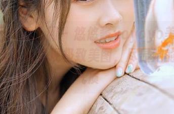 Xiuren秀人网 – 悠悠酱yoyoyo美足写真，无圣光呈现极致美图，尽显她的优雅气质