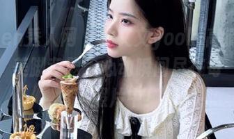 Xiuren秀人网 – 林文文yooki高清写真作品：美脚专题，心动瞬间尽在每一张迷人照片中！