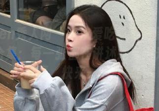 Xiuren秀人网 – 汐汐爱吃草莓清新夏日原图合集：每一张都在讲述她与阳光的美丽故事，快来一起欣赏！