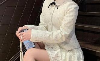 Xiuren秀人网 – 高清王馨瑶Yanni短裙写真，让每一张照片都散发轻盈魅力