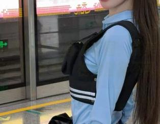 Xiuren秀人网 – 高清套图：糯美子mini倾情演绎JK写真，视觉盛宴不可错过！
