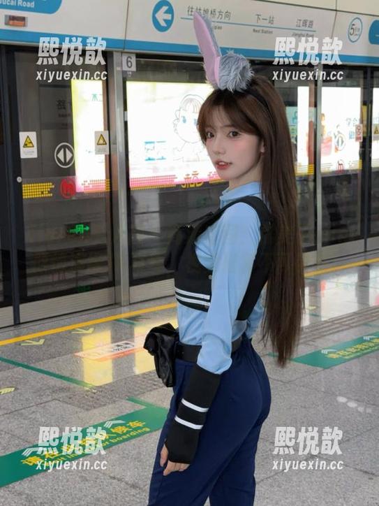 Xiuren秀人网 - 高清套图：糯美子mini倾情演绎JK写真，视觉盛宴不可错过！