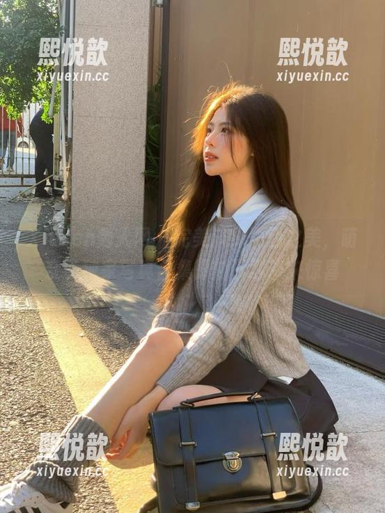 Xiuren秀人网-萌奈子 Xiuren秀人网 - 完美演绎黑色之美,萌奈子独家写真合集即刻下载带来惊喜