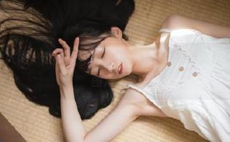 Xiuren秀人网 – 软软爱吃肉的内衣写真：展现女性优雅，精致图片下载
