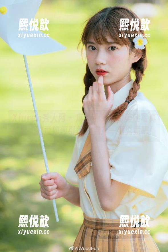 Xiuren秀人网 - 麻吉小兔子的美腿写真图包，究竟如何引领潮流？一探究竟吧！