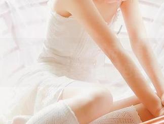 Xiuren秀人网 – 黄乐然吊带写真：优雅与性感的完美结合图包合集