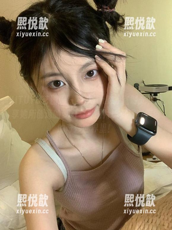 YITUYU艺图语 - 共享lin的教室时光，分享她所创造的梦幻写真图片，沉浸在视觉的奇妙世界里！
