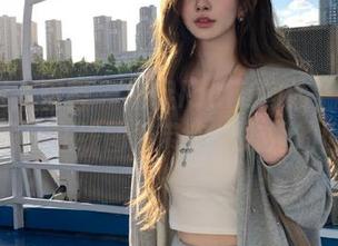 YouMi尤蜜荟 – 捕捉laura阿姣温柔的每一瞬间，在线图集带你走入她的世界！