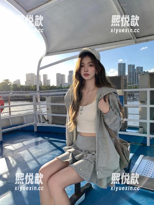 YouMi尤蜜荟 - 捕捉laura阿姣温柔的每一瞬间，在线图集带你走入她的世界！