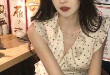 YouMi尤蜜荟 – 刘钰儿清纯写真分享，捕捉她灵动的眼神和甜美的微笑！