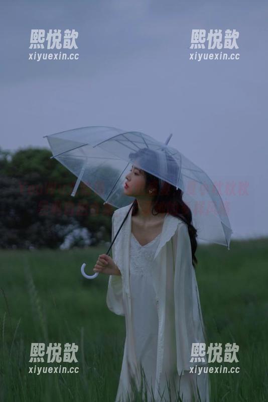 YouWu尤物馆-夏小秋秋秋 YouWu尤物馆 - 视觉盛宴:夏小秋秋秋经典自拍合集,记录她的多样风格