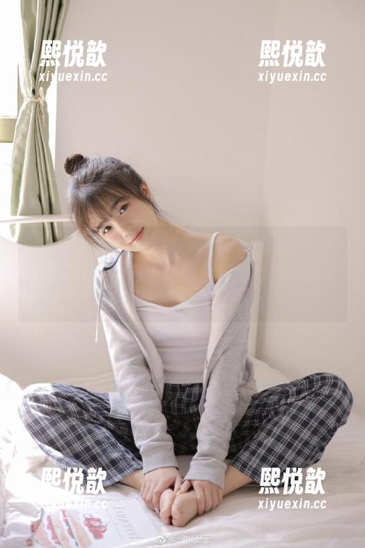 beautyleg - 安静绽放的美：欣赏Anita油亮写真图包中的每个细节与动人姿态！