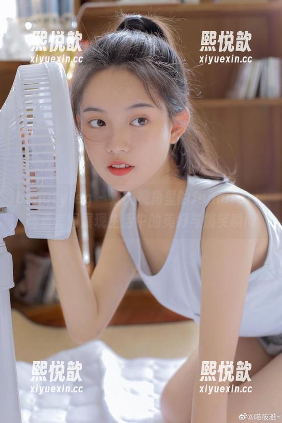 beautyleg - 双人视角里的Jennifer：高清套图展现生活中的美好与搞笑瞬间