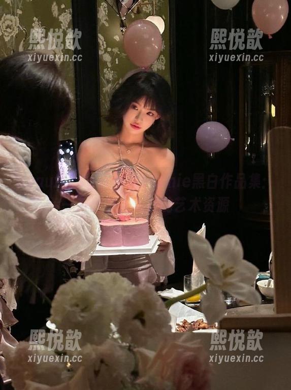 beautyleg-Leonie beautyleg - 体验Leonie黑白作品集:一系列引人入胜的艺术资源