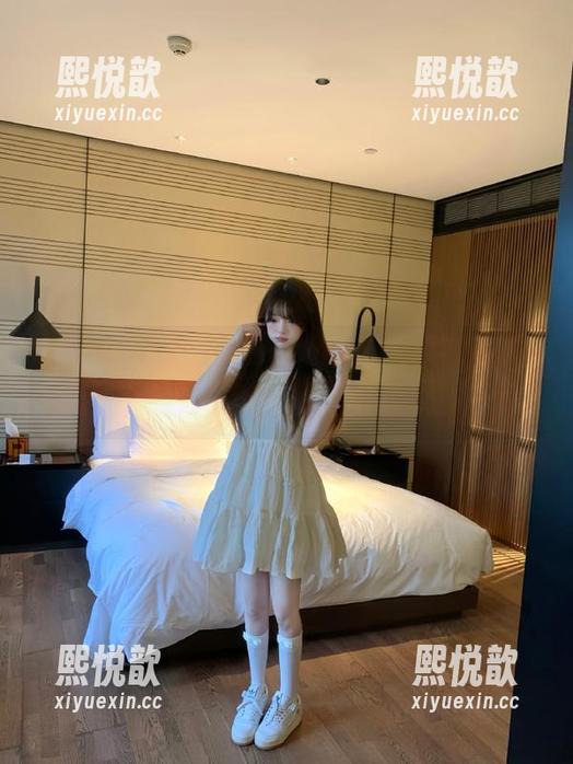 beautyleg - 在Lorraine的套装写真中，找到属于你的美图灵感！