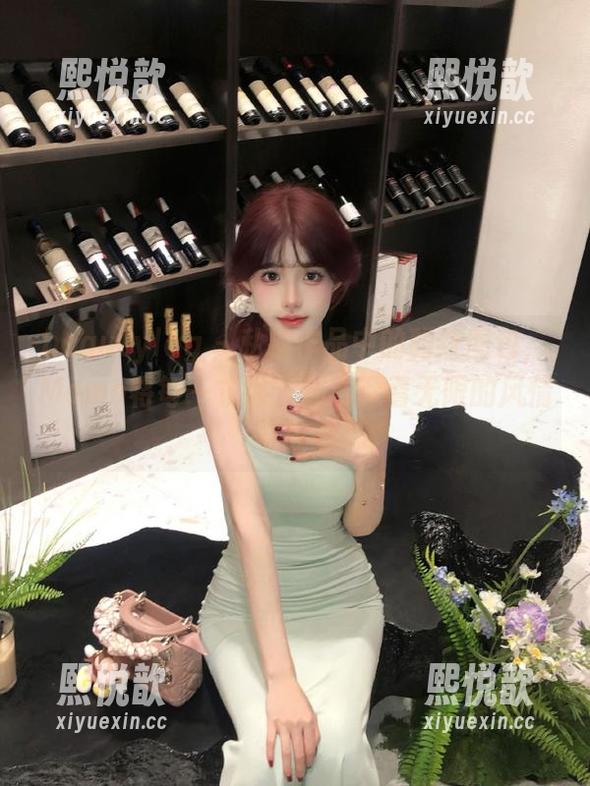 beautyleg - 私拍作品中的豹纹图包，Momo将每一寸细节都渗透着无限的风情与故事