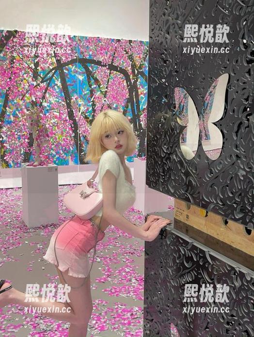 beautyleg - Rubis的纯白写真全集：每一瞬间都在诉说动人故事