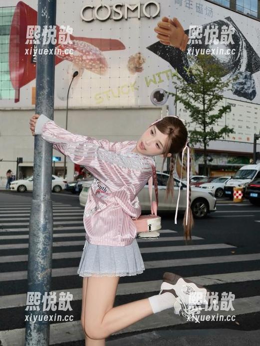 pans - 线上尽享咖喱的新模试镜作品，拍得好但这姿势也太挑战我脑洞了吧！