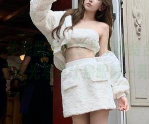 pans – 体操服的性感与优雅结合,小颖无圣光写真让你眼前一亮