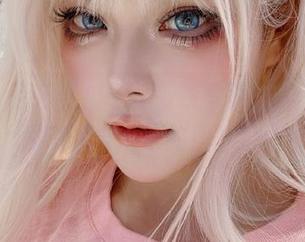 观看w百合欧皇子w最新写真，女王系列展现无与伦比的风华绝代