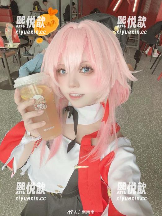一北亦北最新cos系列，学妹写真带你感受不同的故事与情绪！