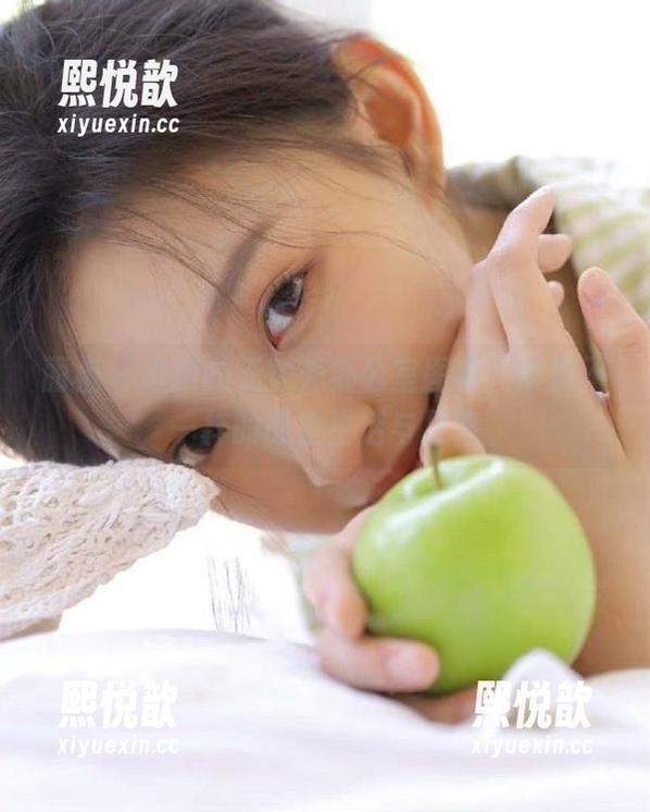 丽柜-司琪 丽柜 - 司琪的无圣光办公室图集,展现不一样的博主生活与风格