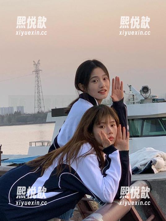 丽柜-小七 丽柜 - 探索小七的双生花高清合集:香莲粽情带来的温柔瞬间