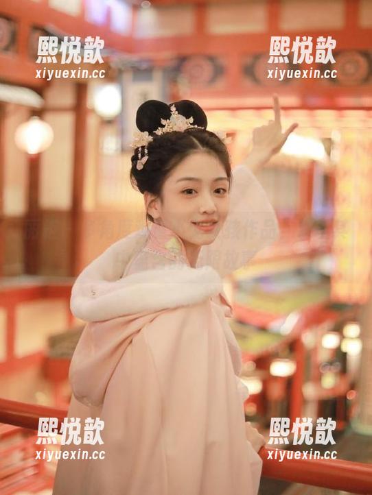 丽柜 - 多角度观看小戈女孩作品，发现其中蕴含的无限故事