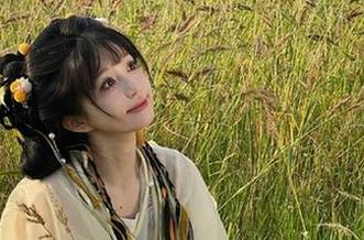 丽柜 – 左左豹纹写真:无圣光之下,捕捉每一个细腻而真实的瞬间