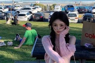 丽柜 – 精彩纷呈!桃子最新浴室写真资源,带你领略艺术与生活的完美交融