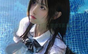 丽柜 – 潘潘绝美高跟鞋作品，免费下载，她的写真将带你走入时尚的殿堂！