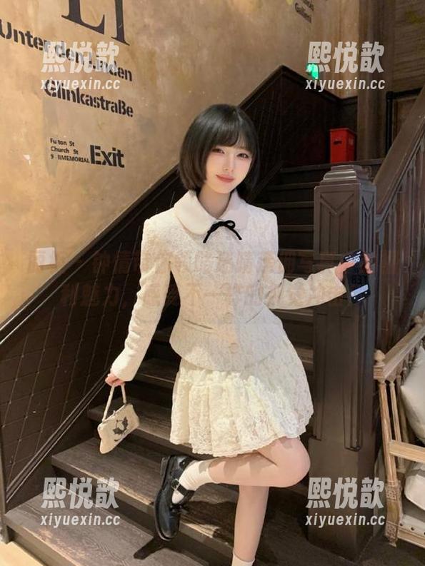 丽柜 - 钟情带你领略迷晴莲佣写真中的福利魅力，感受不一样的视觉冲击！