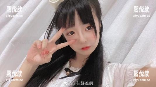 户外探险与写真艺术结合，佳佳好难啊的图集带你感受不一样的魅力！