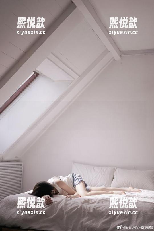 克拉女神 - 居家也是一种状态：佳莹福利写真原图，笑点与美好并存