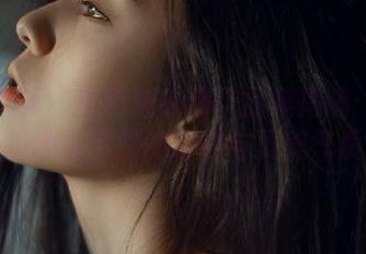 克拉女神 – 嘉萌连衣裙作品集揭晓：绝美原图展示她的自信与柔美气质
