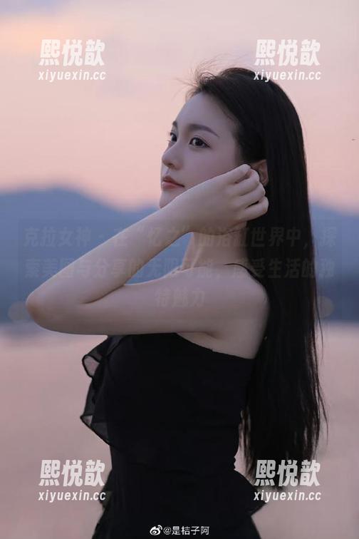 克拉女神 - 在“忆之”的浴缸世界中，探索美图与分享的无限可能，感受生活的独特魅力