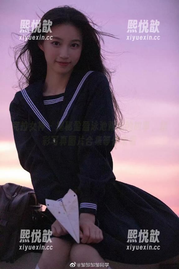 克拉女神-盈盈 克拉女神 - 揭秘盈盈泳池背后的故事,精彩写真图片合集等你来看