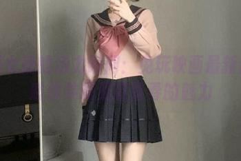 制服女孩的活力瞬间:兔玩映画最新作品邀你共同见证青春的魅力