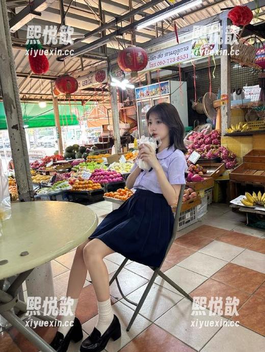 福利大放送！兔玩映画推出作品《发光的裸腿》，展现无尽魅力与诱惑。