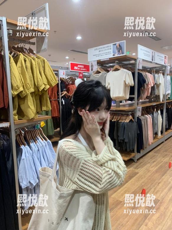 在兔玩映画中邂逅酸辣澈澈兔与旺仔牛奶的美图写真，尽享视觉与味觉的宠溺