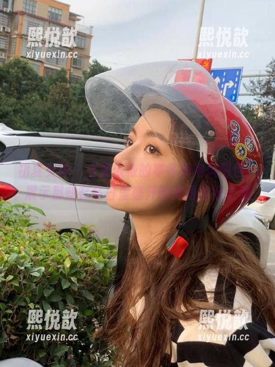 初夏女神 - 全套依依的寒冬旗袍风图包，展示那些在冬日里盛开的绚丽旗袍之美