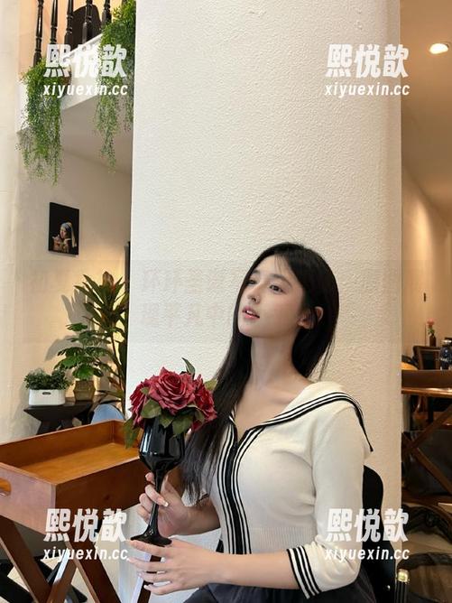 初夏女神 - 环环圣诞写真大揭秘：原图展现平凡中的不平凡