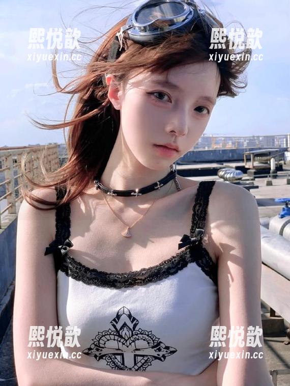 北哥完全OK 北哥完全OK私拍图包:感受红光魅魔的魅力与美丽