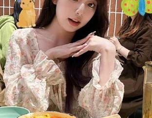 美图分享！喵糖映画草莓美眉原图大公开，感受独特的青春魅力