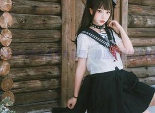 探索喵糖映画最新写真资源：海边红裙的优雅魅力